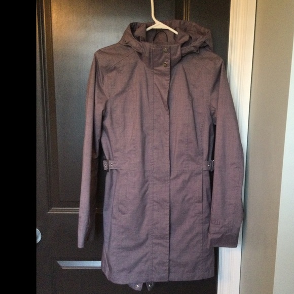 North Face Women’s Laney Trench - Picture 2 of 2